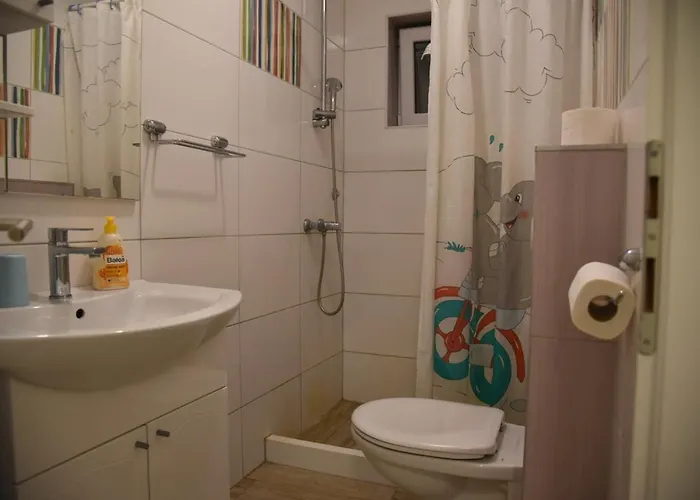 Pomalo Gasthuis Makarska