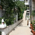 Pomalo 3* Макарска