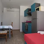 Pomalo 3*
