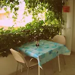 Pomalo 3*