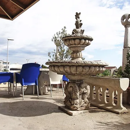 Apartments Pomalo بيت ضيافة