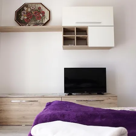 Apartments Pomalo ماكارسكا