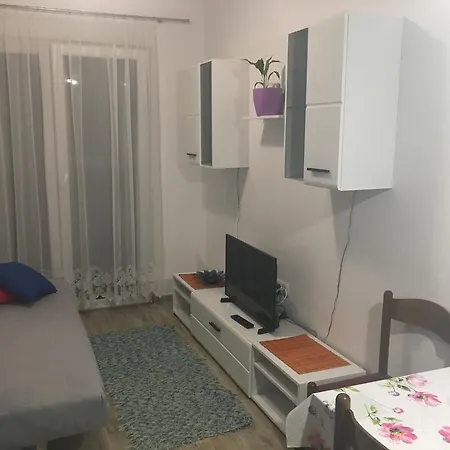 Apartments Pomalo 3* Makarska