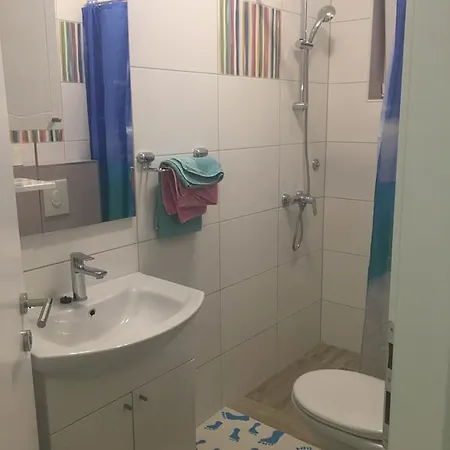 Apartments Pomalo 3*