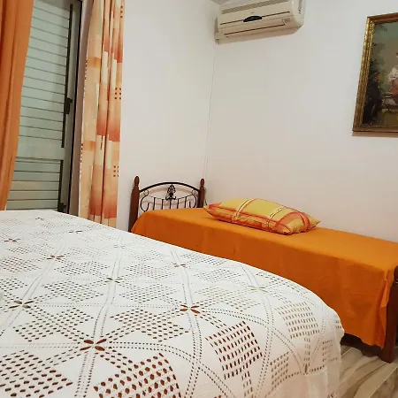 Pomalo 3* Makarska