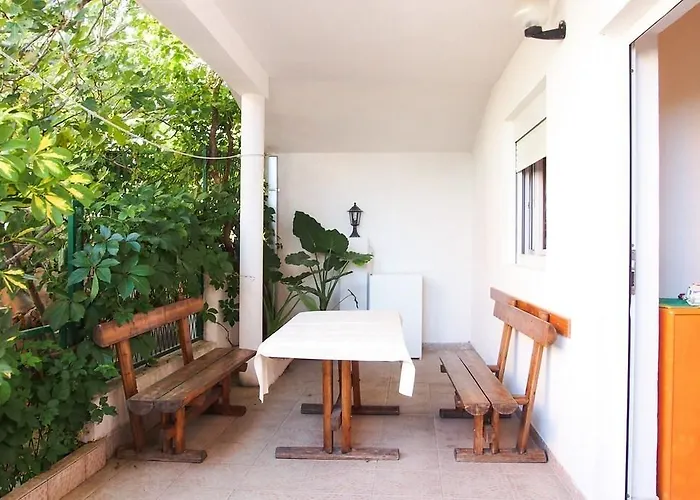 Pomalo Konukevi Makarska