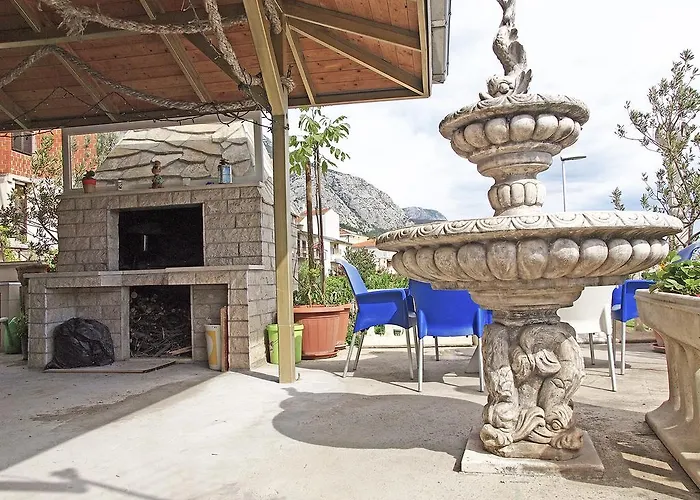 Konukevi Pomalo Makarska