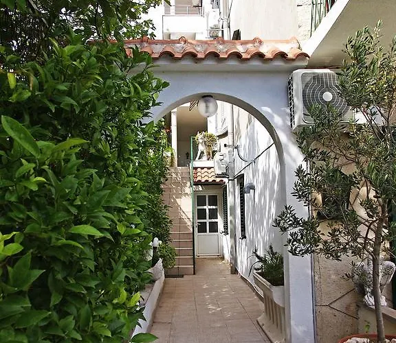 Konukevi Pomalo Makarska