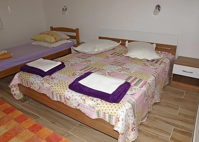 Pomalo Πανσιόν