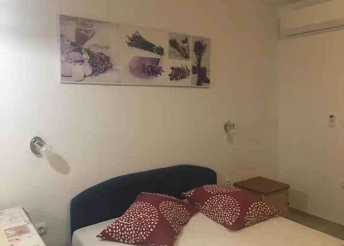 Pomalo Πανσιόν Μακάρσκα