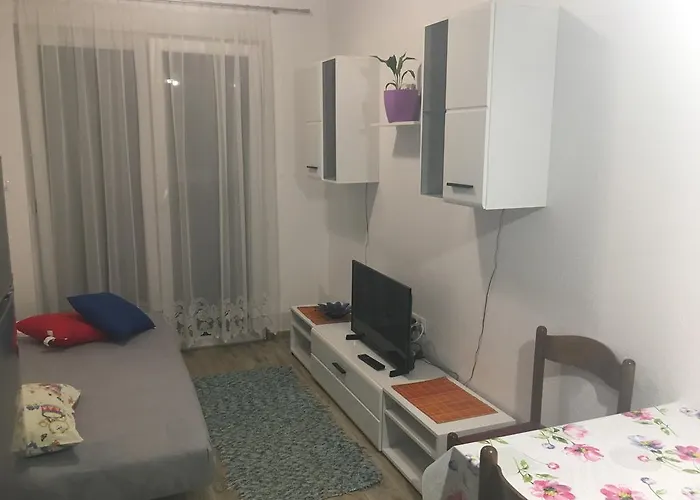 Pomalo 3* Μακάρσκα