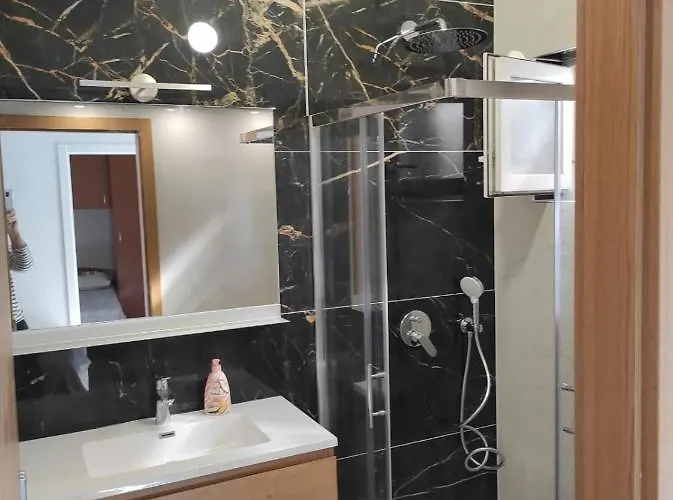 Pomalo בית הארחה 3*