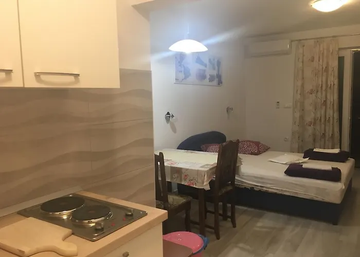 Pomalo בית הארחה 3*