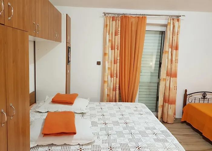 Pomalo בית הארחה 3*